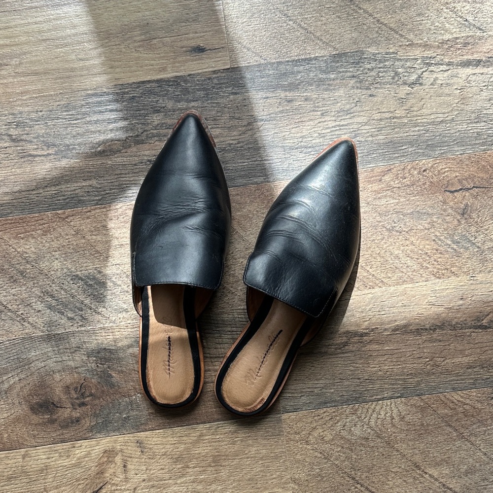 Madewell Black Pointed Leather Slip-On Mules